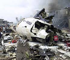 Жертвами авиакатастрофы в Индонезии стали 22 человека