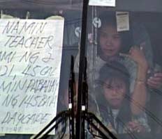 Преступник, захвативший в Маниле школьников, готов сдаться