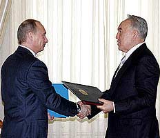 Путин обсуждает с Назарбаевым вопросы сотрудничества в энергетике