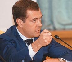 Дмитрий Медведев потребовал раскрыть убийство правозащитников в Чечне