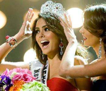 "Мисс Вселенная-2010" назвали участницу из Мексики