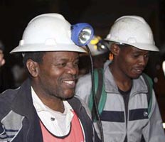 Операция по спасению шахтеров в ЮАР идет успешно