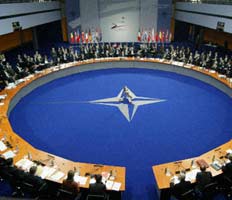 Двух сотрудников постпредства РФ при НАТО лишили аккредитации