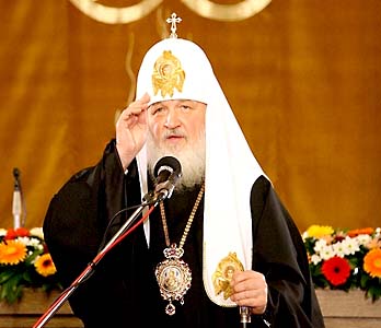 Патриарх Кирилл призывает народ не отвечать на взрывы в метро страхом