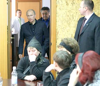 Путин встретился с родственниками погибших на шахте «Распадская»