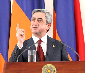 Медведев поздравил Армению с Днём независимости 