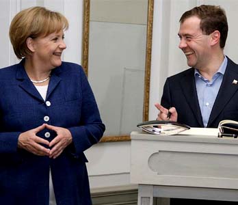 Медведев и Меркель обсудят проект Договора о евробезопасности